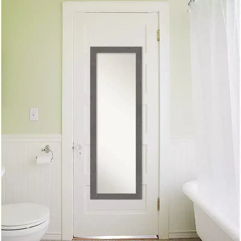 Specchio da porta intero stretto 18" x 52" Rustic Plank Gray, senza bordo bisellato, da appendere alla porta o a parete