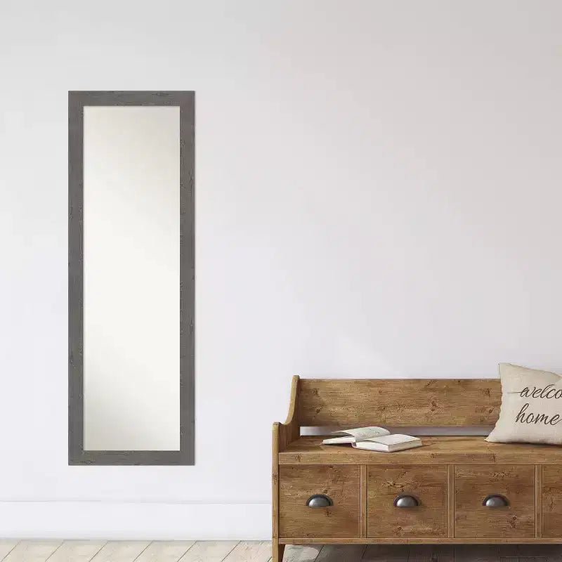 Specchio da porta intero stretto 18" x 52" Rustic Plank Gray, senza bordo bisellato, da appendere alla porta o a parete