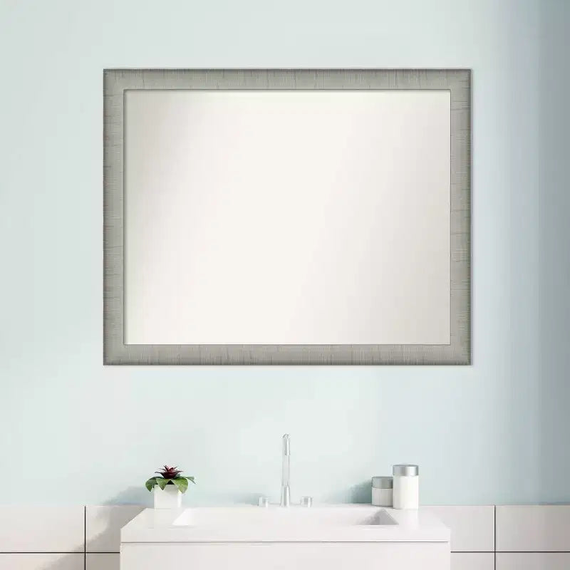 Specchio da Parete da Bagno Stretto con Cornice in Peltro Spazzolato 31" x 25", Senza Smussatura, Decorazione Moderna per Mobile Bagno