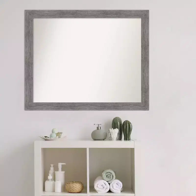 Specchio da parete per bagno con cornice stretta "Pinstripe Plank Gray", 32" x 26", non smussato, montaggio a parete