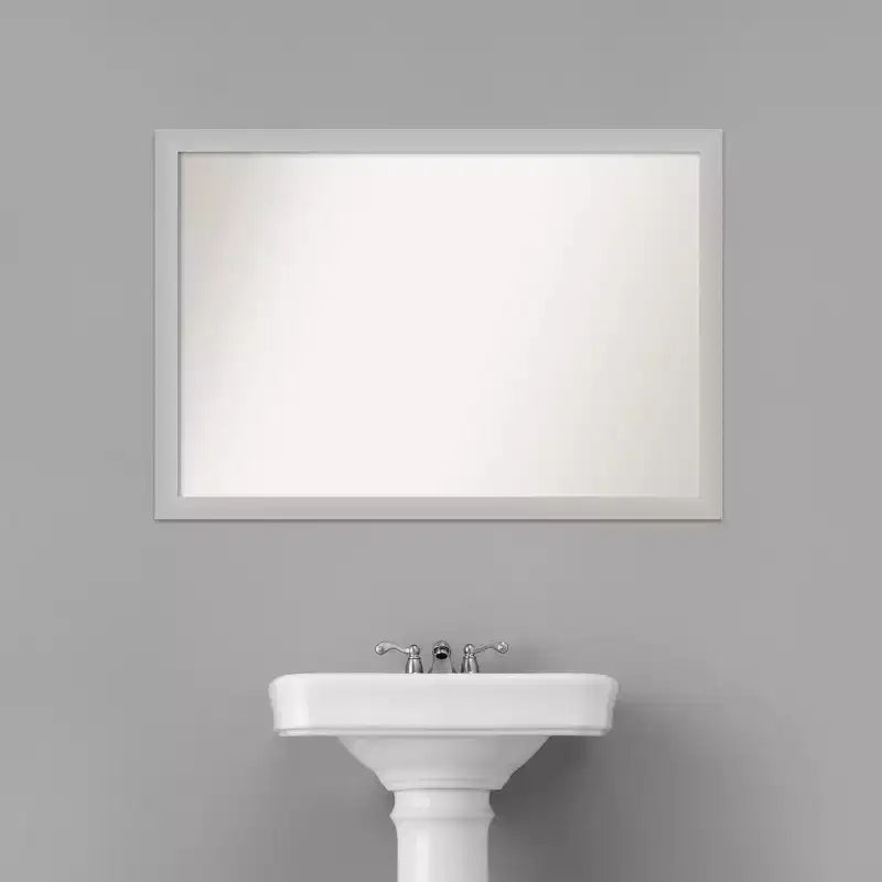 Specchio da parete per bagno con cornice in vero legno, colore argento a bassa lucentezza, 99 x 68,5 cm, non bisellato, hardware incluso