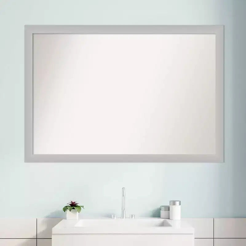 Specchio da parete per bagno con cornice in vero legno, colore argento a bassa lucentezza, 99 x 68,5 cm, non bisellato, hardware incluso