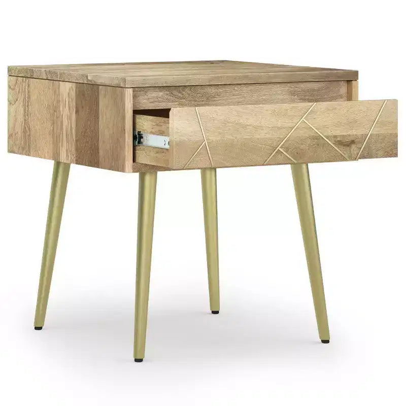 Tavolino quadrato da 56 cm in legno di mango con intarsi in ottone, cassetto con chiusura ammortizzata e gambe in metallo dorato