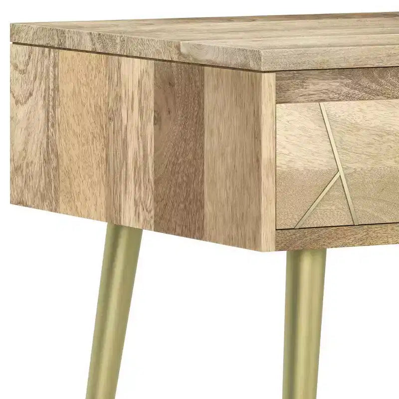 Tavolino quadrato da 56 cm in legno di mango con intarsi in ottone, cassetto con chiusura ammortizzata e gambe in metallo dorato