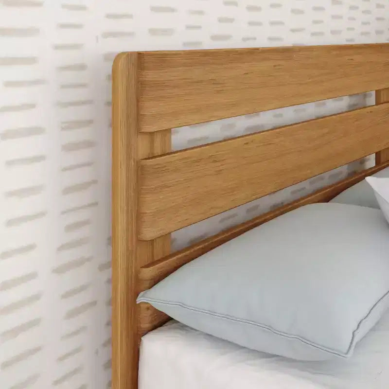 Letto a piattaforma Queen rustico con testiera a doghe, legno massello di pino, capacità di 340 kg